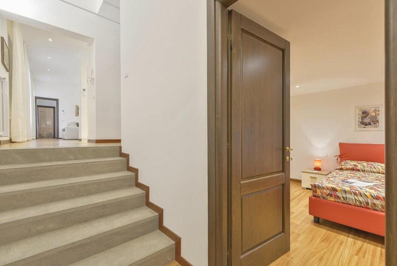 Palazzo Anselmi By Halldis * Florenz